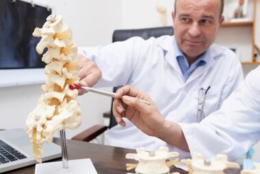 Ang mga dahilan para sa pagbuo ng osteochondrosis ng gulugod
